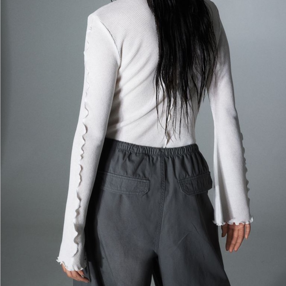 H&M Overlock Detail Rib-Knit Top - Picture 3 of 7
